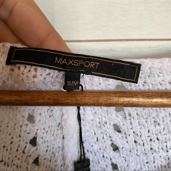 MAXSPORT knit fringed poncho size small/medium - Picture 10 of 12